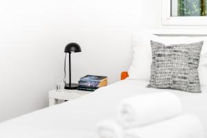 Piłsudskiego City Center Apartment by BookingHost