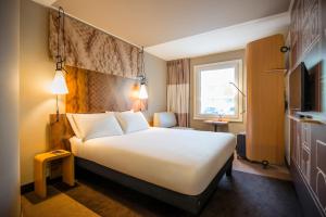 Superior Room with Double Bed and Sofa room in Ibis Schiphol Amsterdam Airport