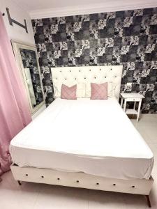 Spacious 3BR Near Airport, Ocean & Avenida España