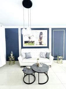 Spacious 3BR Near Airport, Ocean & Avenida España