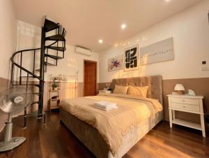 Aura Nest Old Quarter