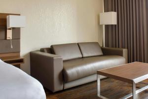 AC Hotel Kansas City Plaza