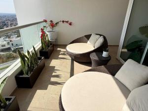 Los Arcos View Residence with Pools, Gym & Padel