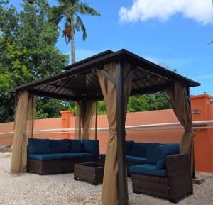 Delvas Villa - Cozy Home near Airport