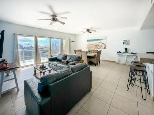Spacious 2BR Condo with Great Views N302