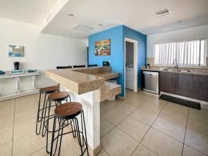 Spacious 2BR Condo with Great Views N302