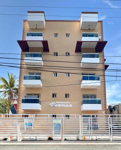 Spacious 3BR Near Airport, Ocean & Avenida España