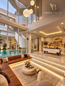 Airbee 3-Storey Pool Villa Pattaya