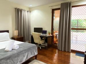 Spacious Private Room with Own Bathroom in Catalunan Pequeno