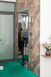 Căn hộ studio có ban công riêng, gần bãi tắm Mỹ Khê và Cầu Rồng 202