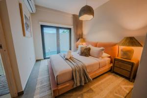 Casa Loba Luxe Unit 2 with private pool and garden