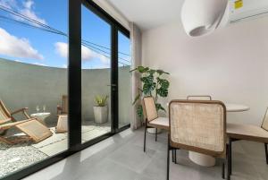 Casa Loba Luxe Unit 2 with private pool and garden