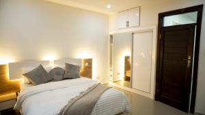 5M Apartments