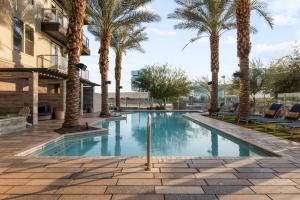 Escape To The Golden Equestrian 2BR Tempe Townlake