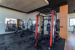 Blue Condo wit balcony, rooftop pool gym
