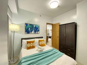 Elegant 2BR Infront Mall of Asia SMX Shell Residences Pasay City