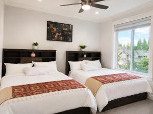Bright Luxury 2 Queen beds for 4 guests with Ensuite bath & Cozy Guest Rooms for 2 guests