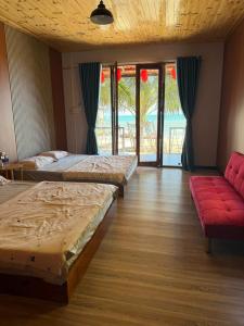 Bai Thom Retreat