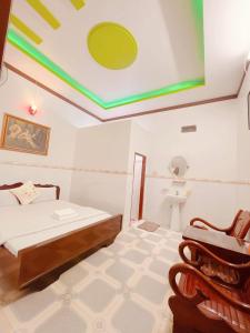 Nhà nghỉ 243