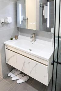 Executive Studio furnished apartment KNH and KICC
