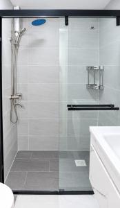 Executive Studio furnished apartment KNH and KICC