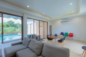 RB201 Kiera Arch Garden Villa K1