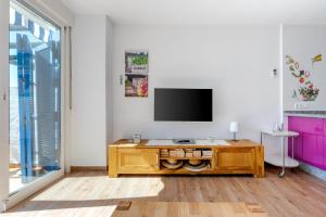 Calahonda Beach III Beachfront Apartment with Sea Views in Mijas Costa
