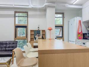 301, Atelier Seongsu Riverside Loft Cherry Blossom Road Han River airport bus