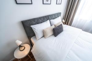 Invalidovna Metro 2BR Family Apartment