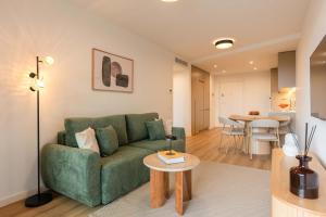 High-End Flat with Rooftop Pool & Views by HostWise
