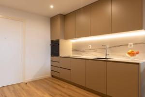 High-End Flat with Rooftop Pool & Views by HostWise