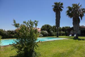 Wonderful villa with swimming pool near the sea.