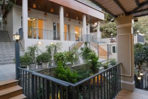 Luxury Villa On The Ganges
