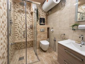 CityApartment 2 with FREE Secured Parking Space