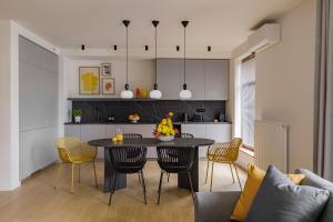 Apartament Solano z 3 sypialniami, parkingiem i klimatyzacją - 500 metrów od plaży