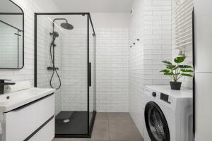 Family apartment with parking Cracow Stańczyka 8C by Heyrent