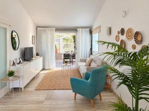 Dunes House by CanaryScape