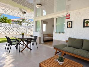 Dunes House by CanaryScape
