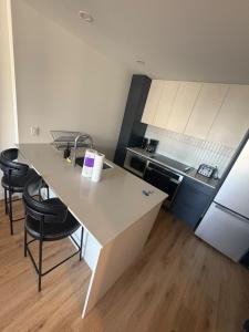 Chic 1BR Retreat in Griffintown - Old Port Nearby
