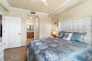 Ground-Floor Lakeview Condo in Treviso Bay