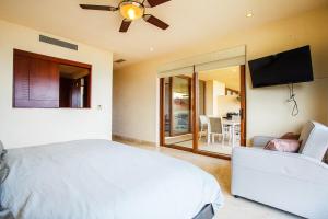 Lindo condo con vista al mar y alberca