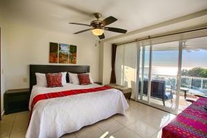 Serene oceanfront condo in Nuevo Nayarit