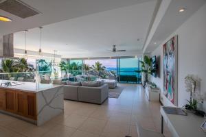 A lovely four bedroom home by the sea