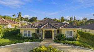 4BR Caribbean Villa in Hispaniola