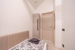 Scandi Spacious Attic Loft Suites with Skyline View