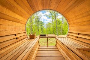 Warm cabin in nature with spa & sauna