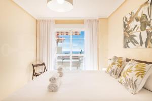Cozy getaway with pool, close to the beach by REMS