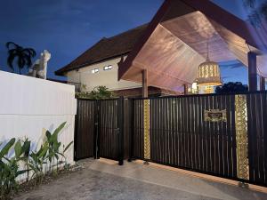 Five Bedroom Private Tropical Pool Villa in Jomtien