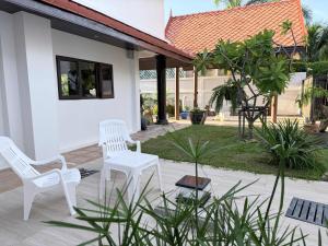 Five Bedroom Private Tropical Pool Villa in Jomtien
