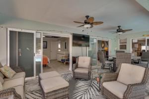 Saltwater Pool & Firepits: Cape Coral Home